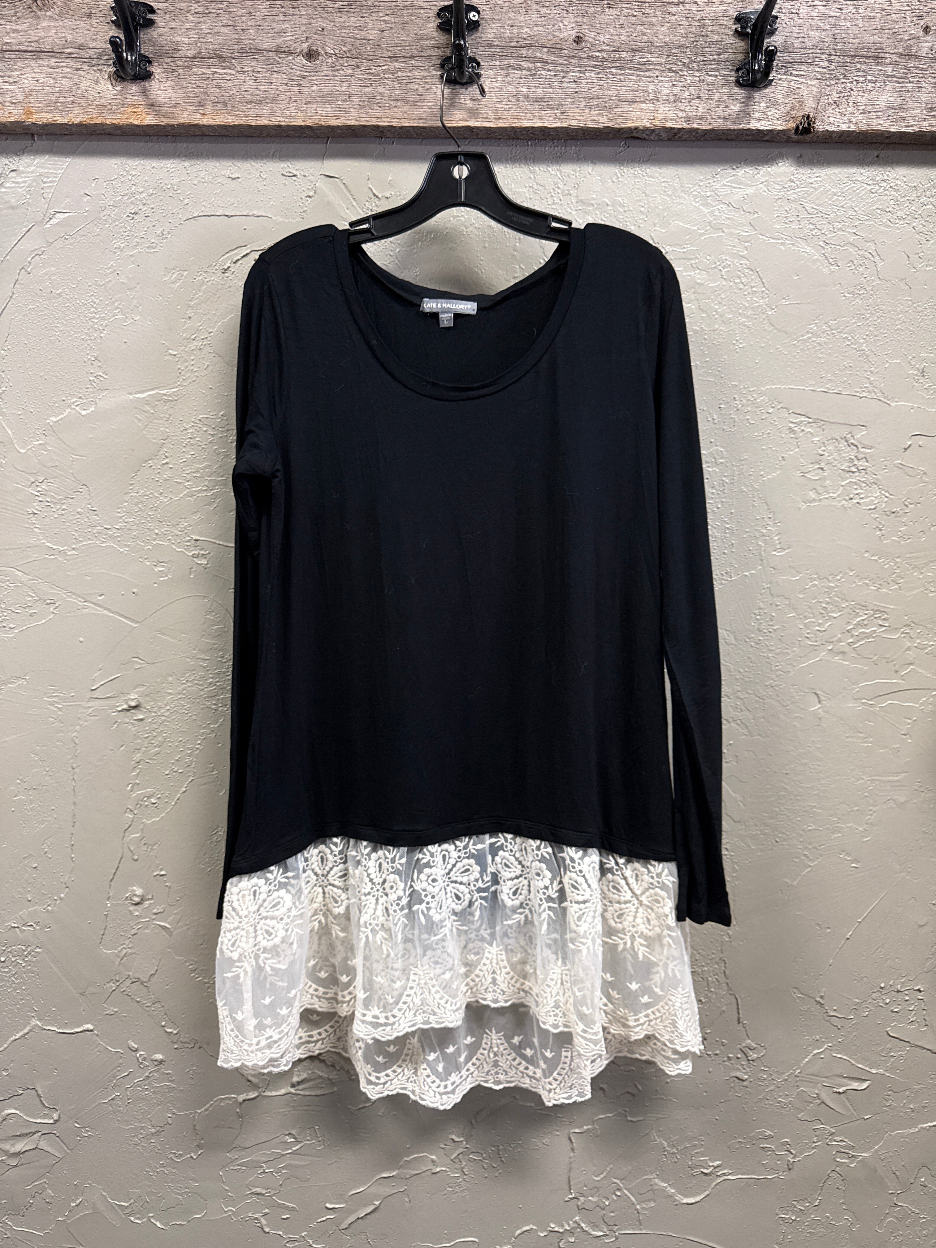 NWOT Kate & Mallory Lace Hem Tunic