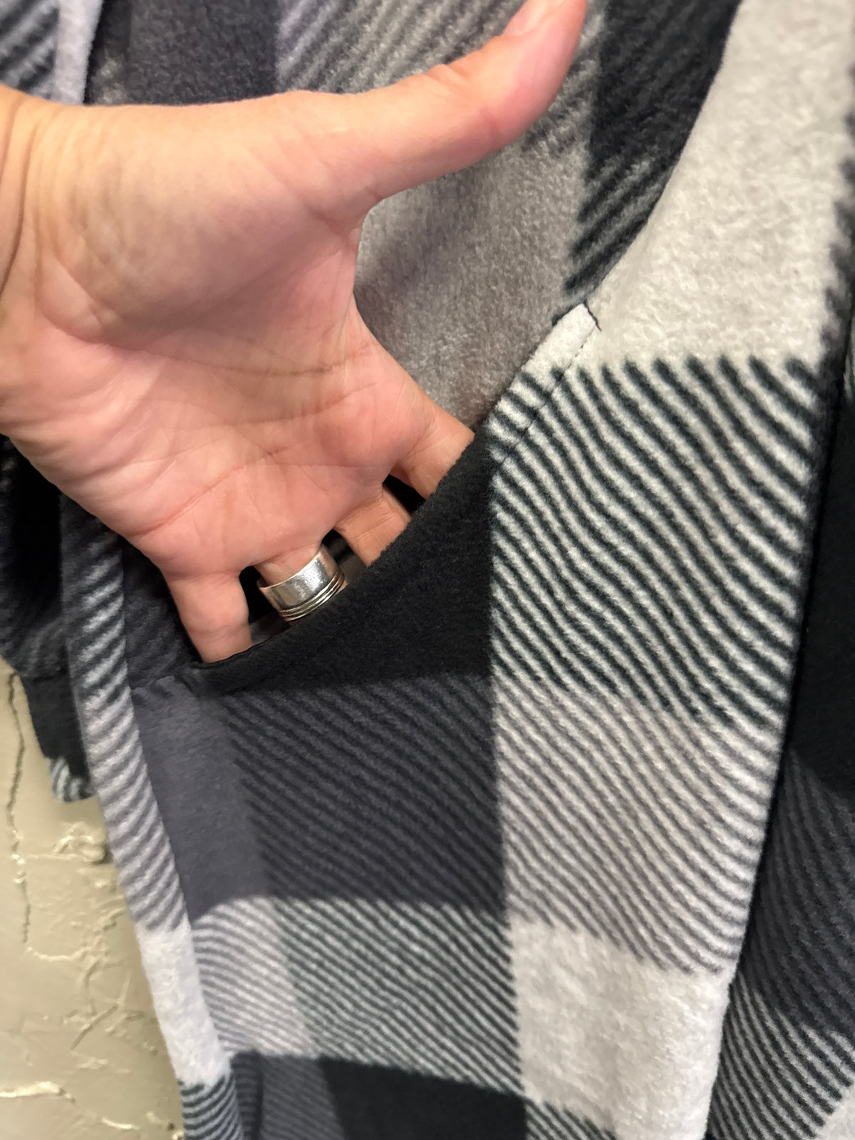 NWOT Cuddl Duds Fleecewear Wrap (org$54)