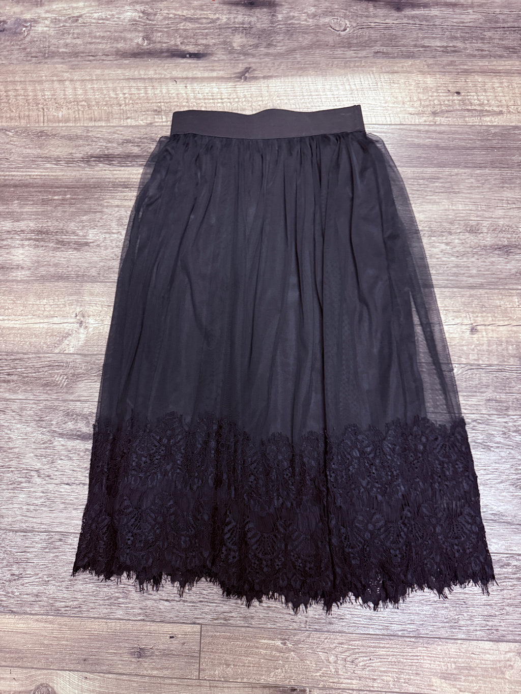 NWOT Kate & Mallory Mesh Overlay Skirt