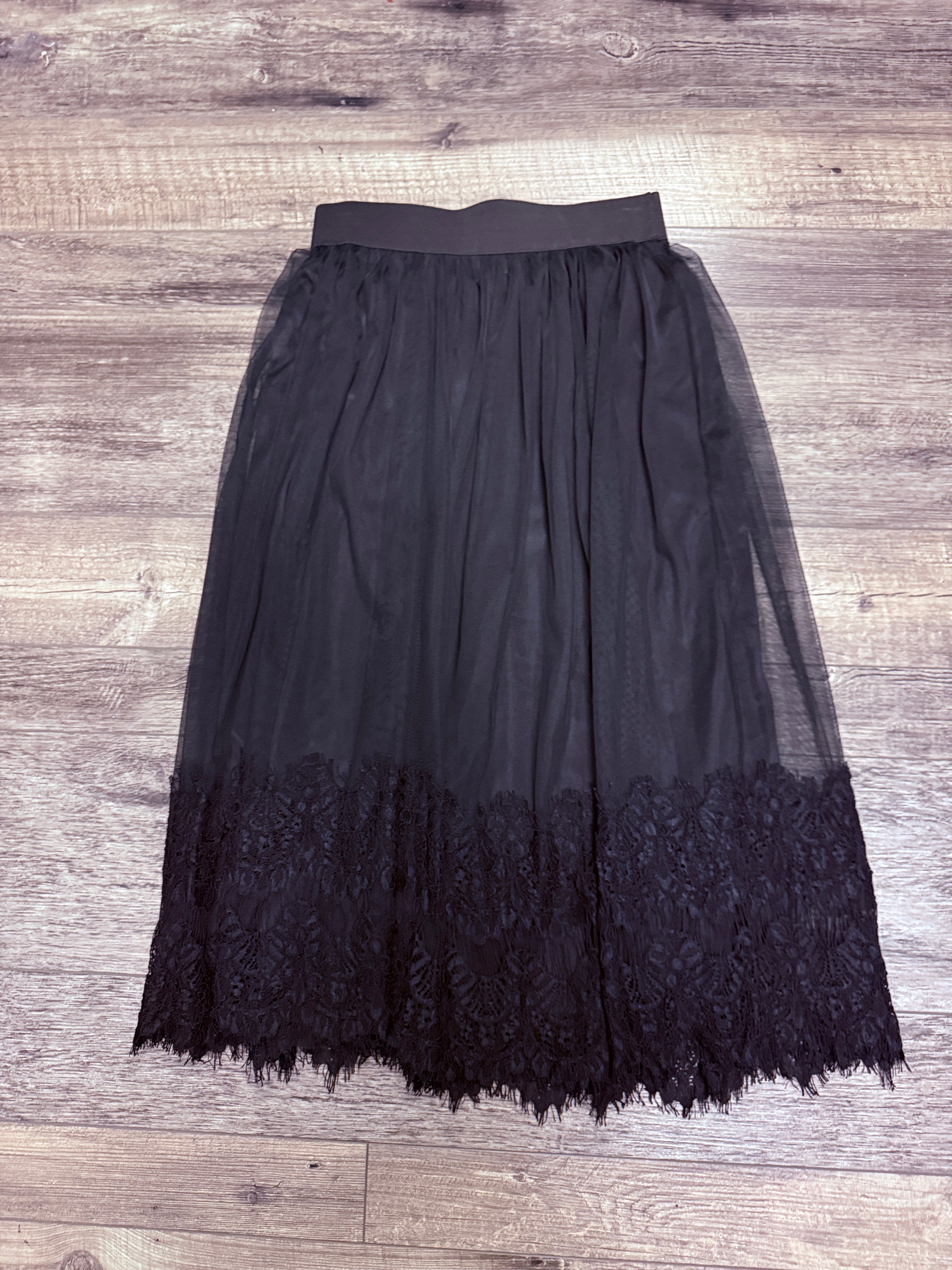 NWOT Kate & Mallory Mesh Overlay Skirt