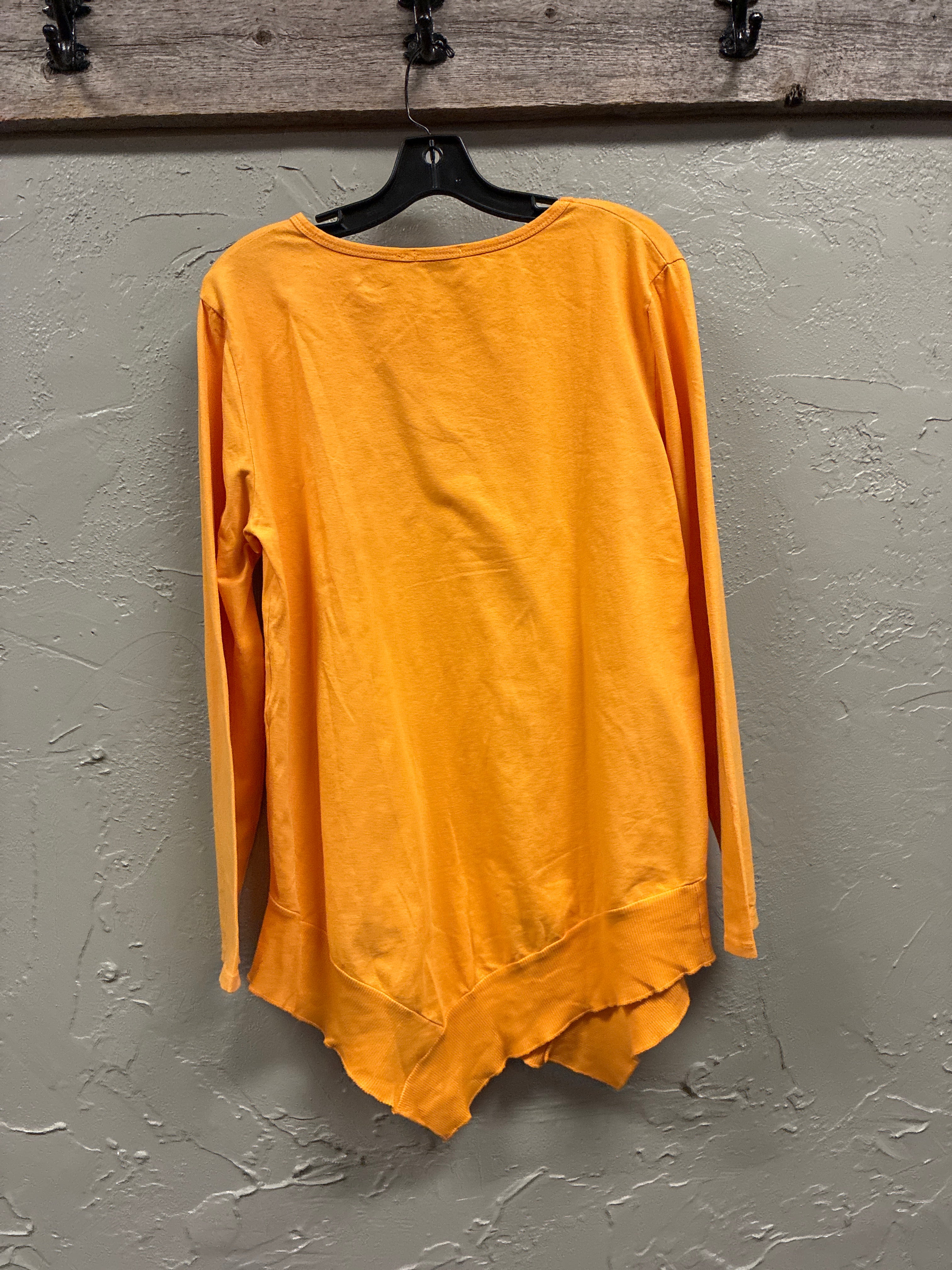 NWOT Kate & Mallory Asym Hem Top (org$49)
