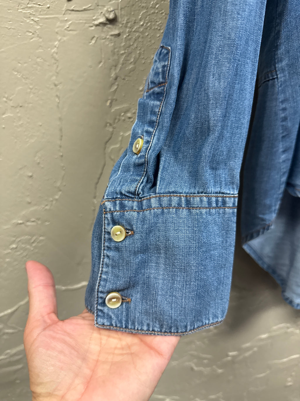 NWT AJ Split Back Chambray Shirt (org$68)