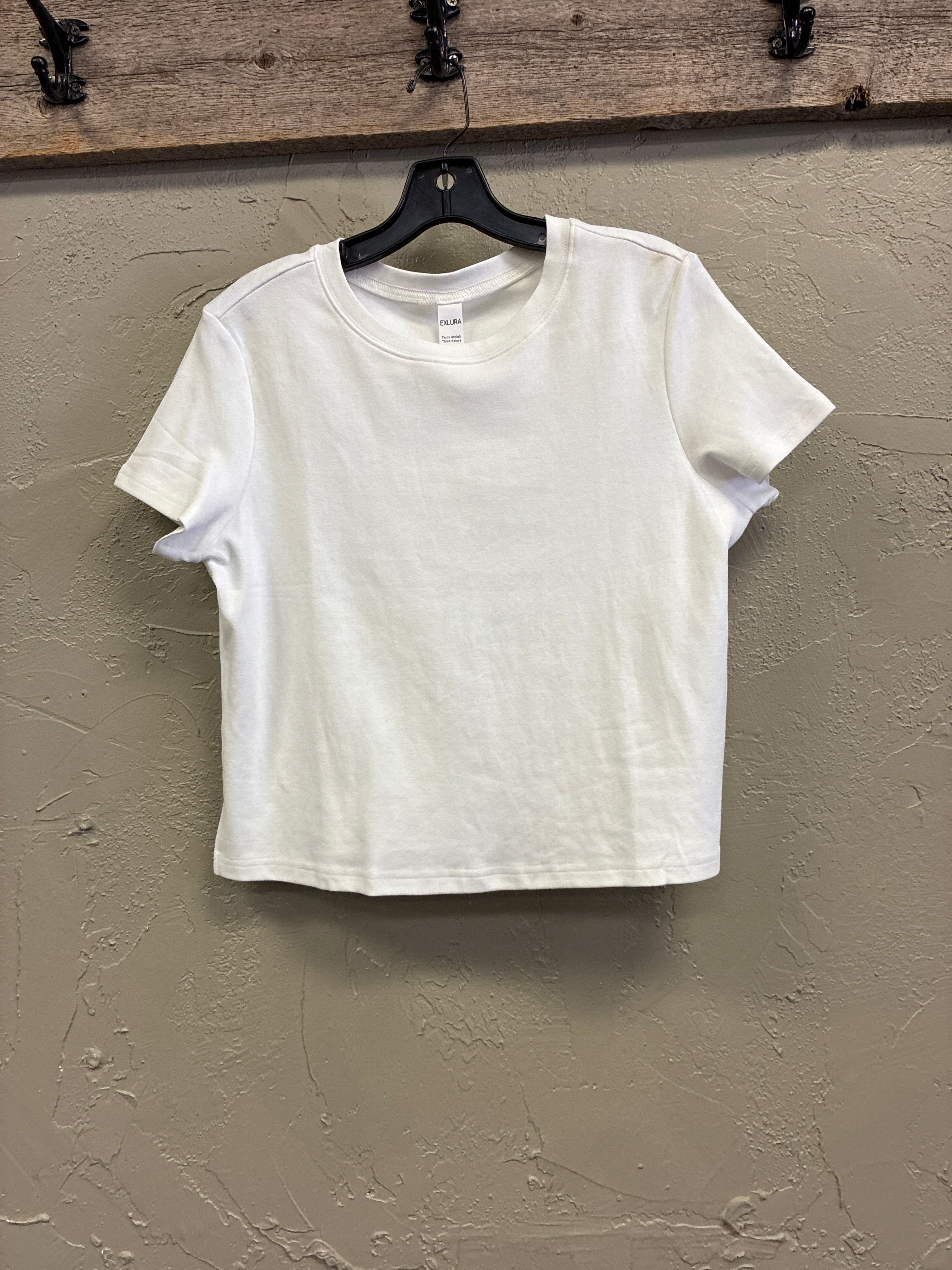NWT Exlura Short Sleeve Crop Tee