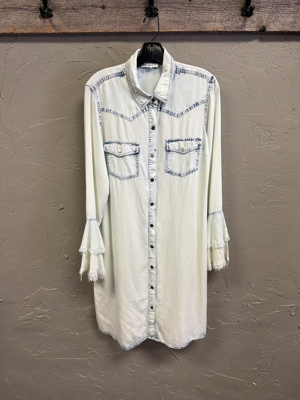 NWOT Indigo Thread Bell Sleeve Chambray Dress (org$78)