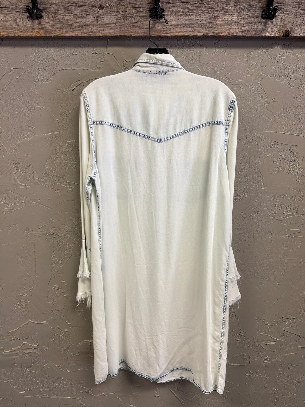NWOT Indigo Thread Bell Sleeve Chambray Dress (org$78)