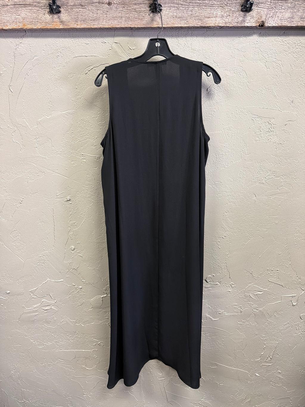 NWOT Kate & Mallory Sleeveless High-Low Top (org$59)