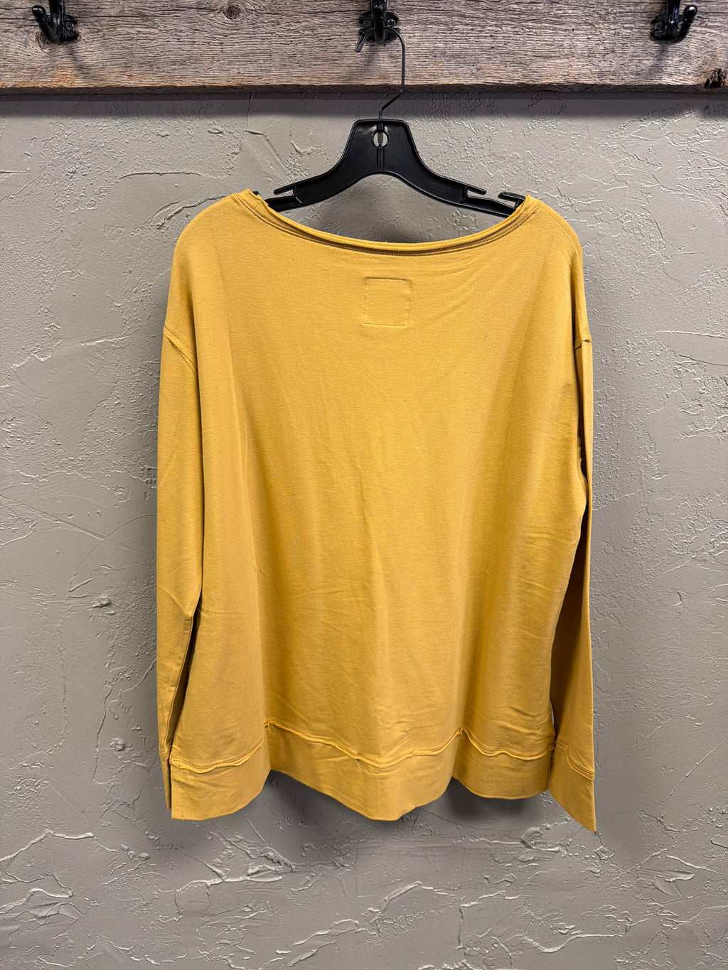 NWOT Rachel Hollis Crewneck
