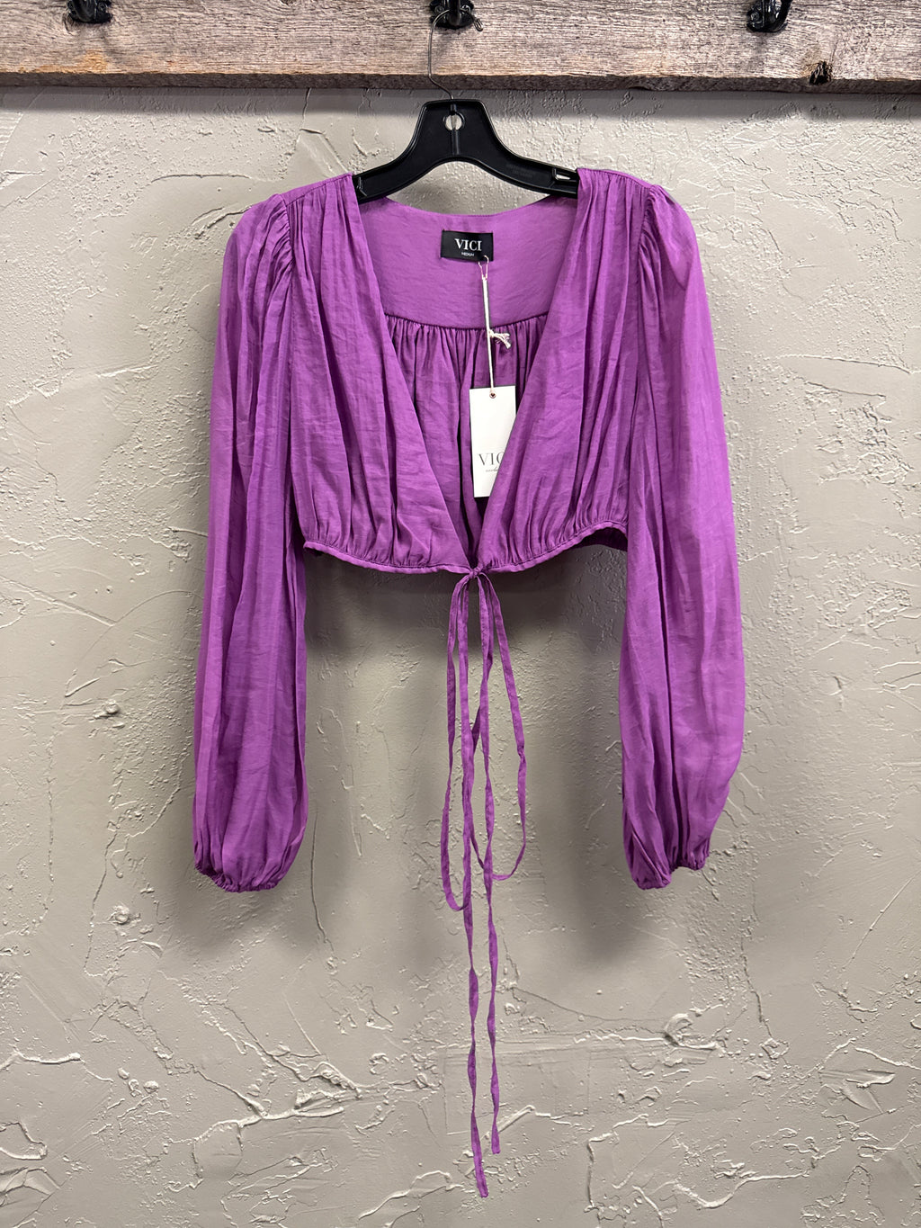 NWT VICI Long Sleeve Crop (org$58)