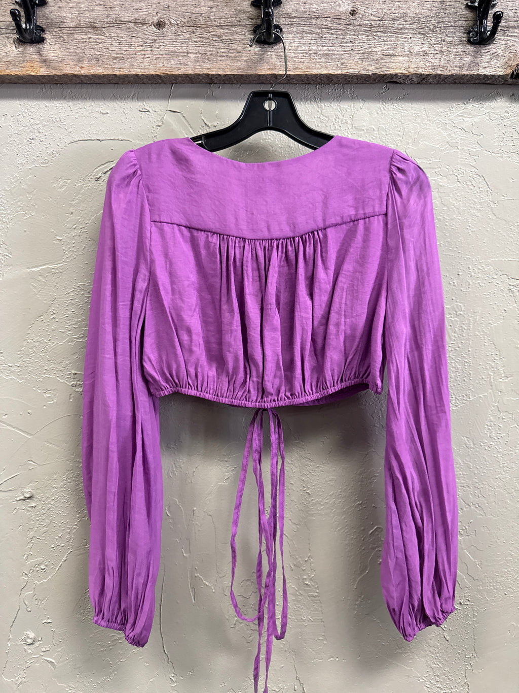 NWT VICI Long Sleeve Crop (org$58)