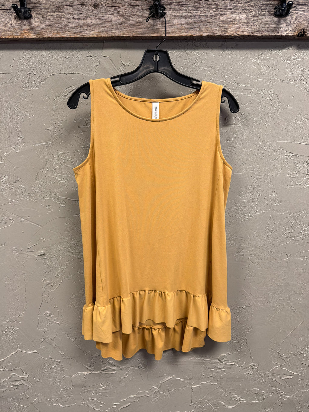 NWOT Zenana Ruffled Hem Top