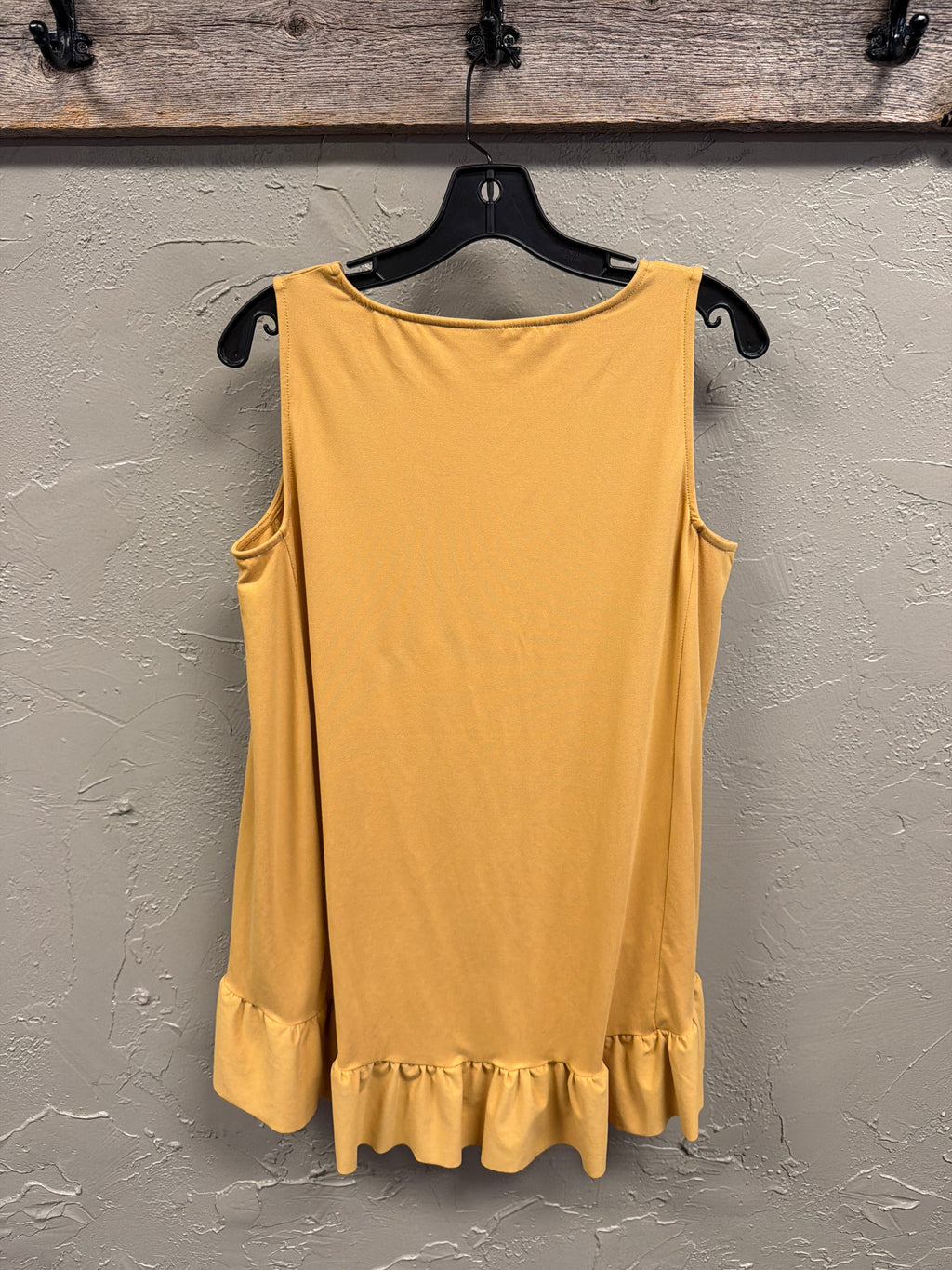 NWOT Zenana Ruffled Hem Top