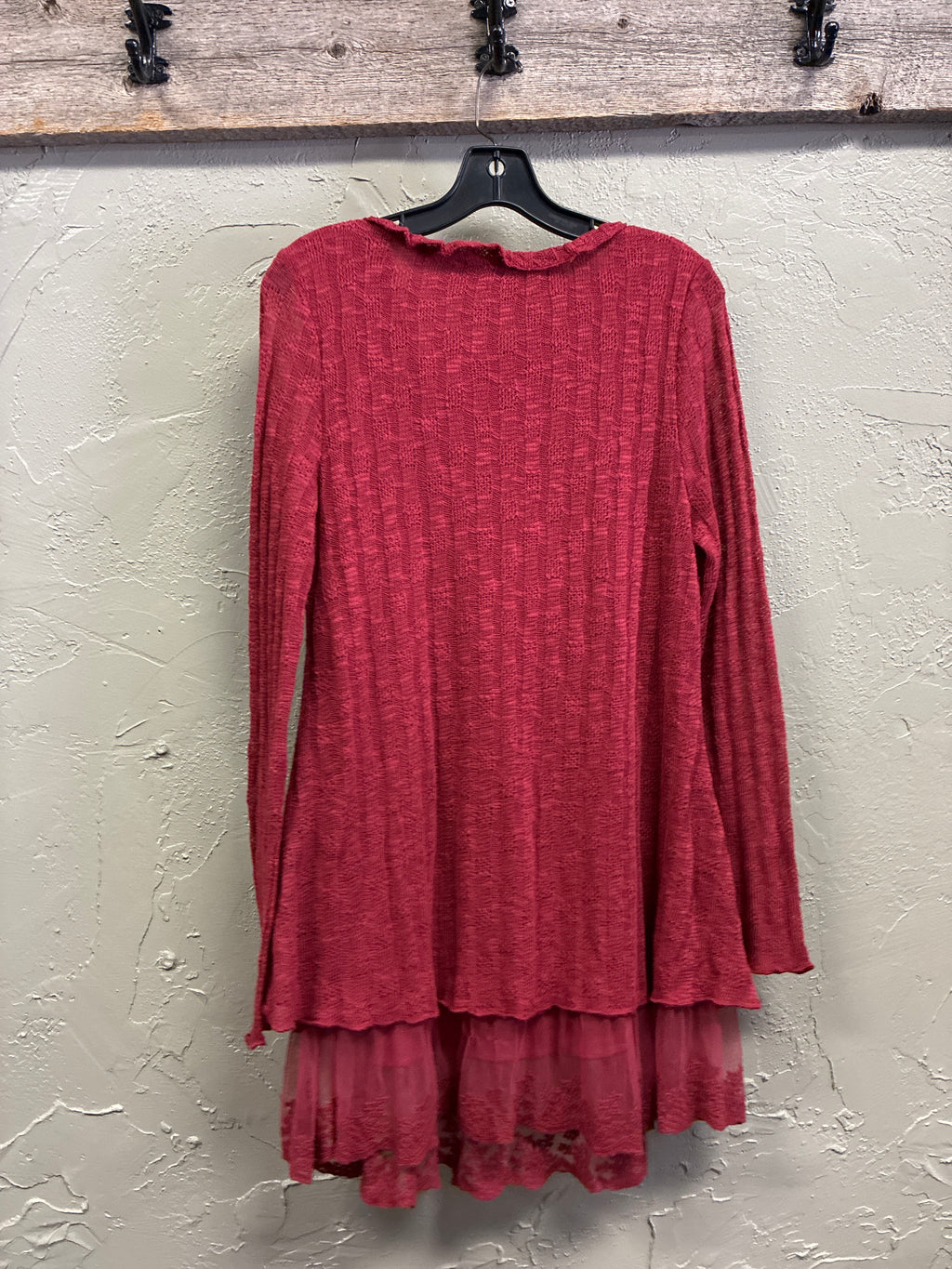 NWOT oSo Casuals Lace Bottom Tunic