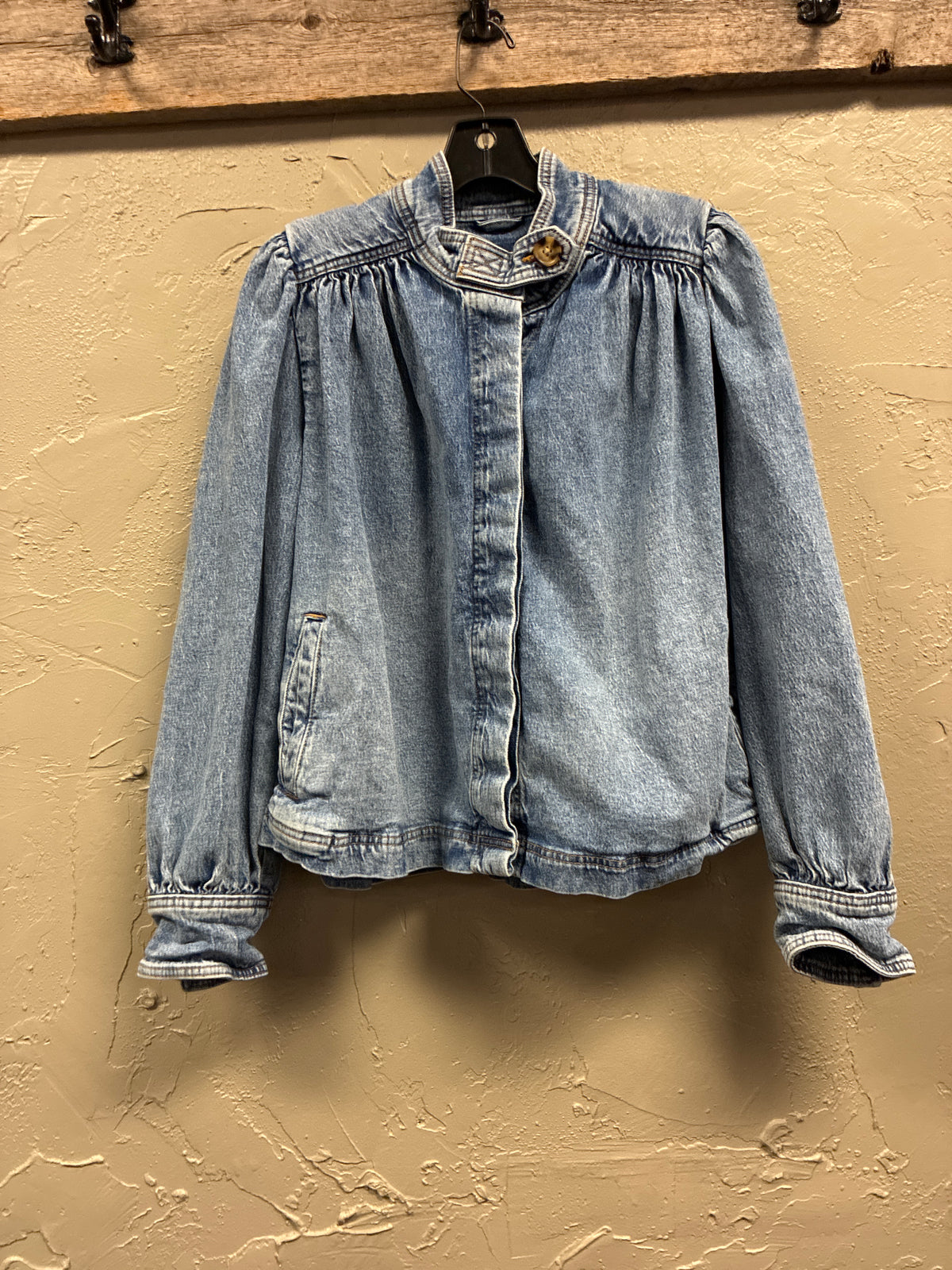 Cropped Gathered Denim Jacket