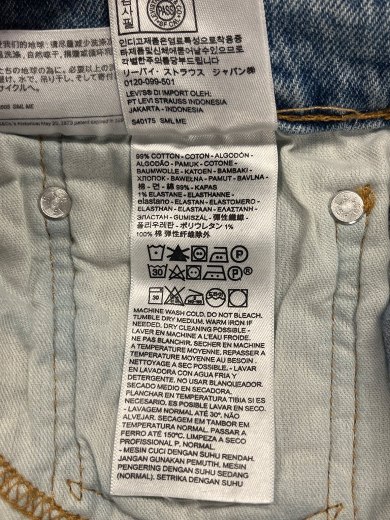 581118