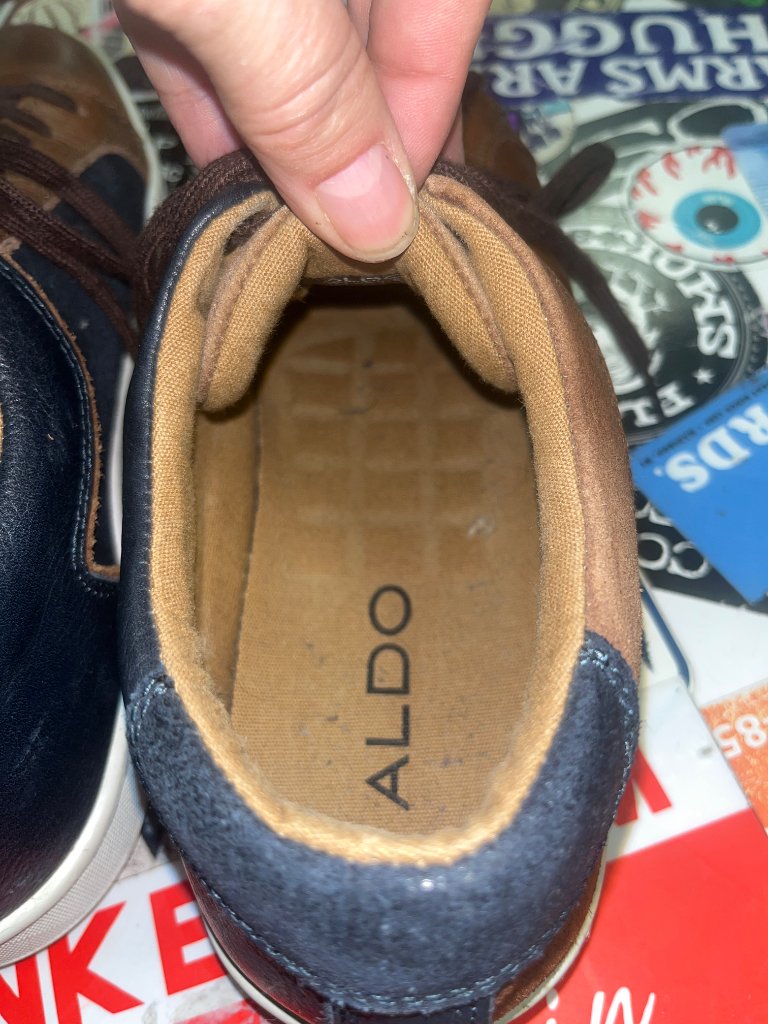 585778