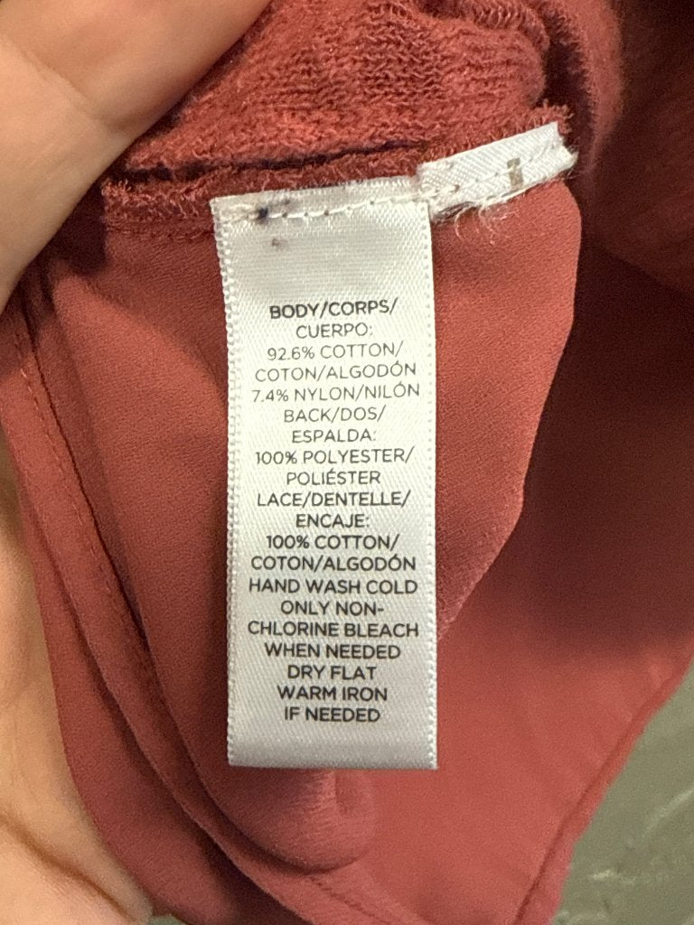 588877