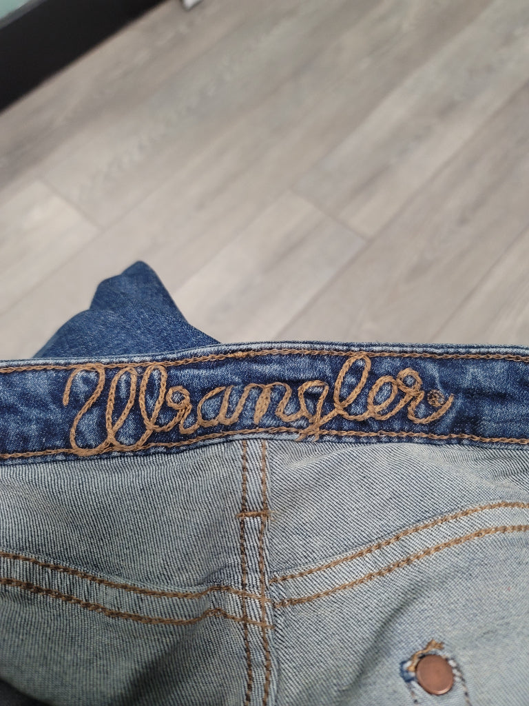 565692