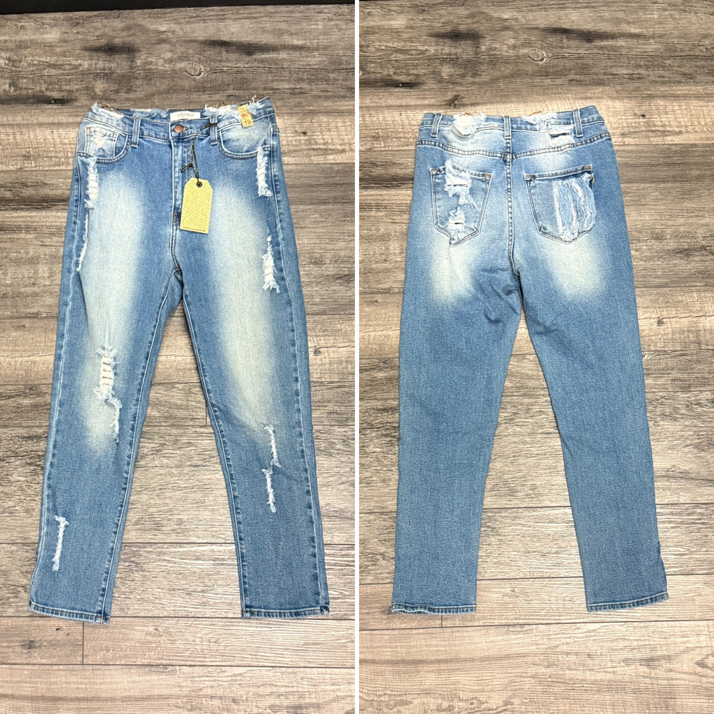 NWT VIBRANT DISTRESSED JEANS