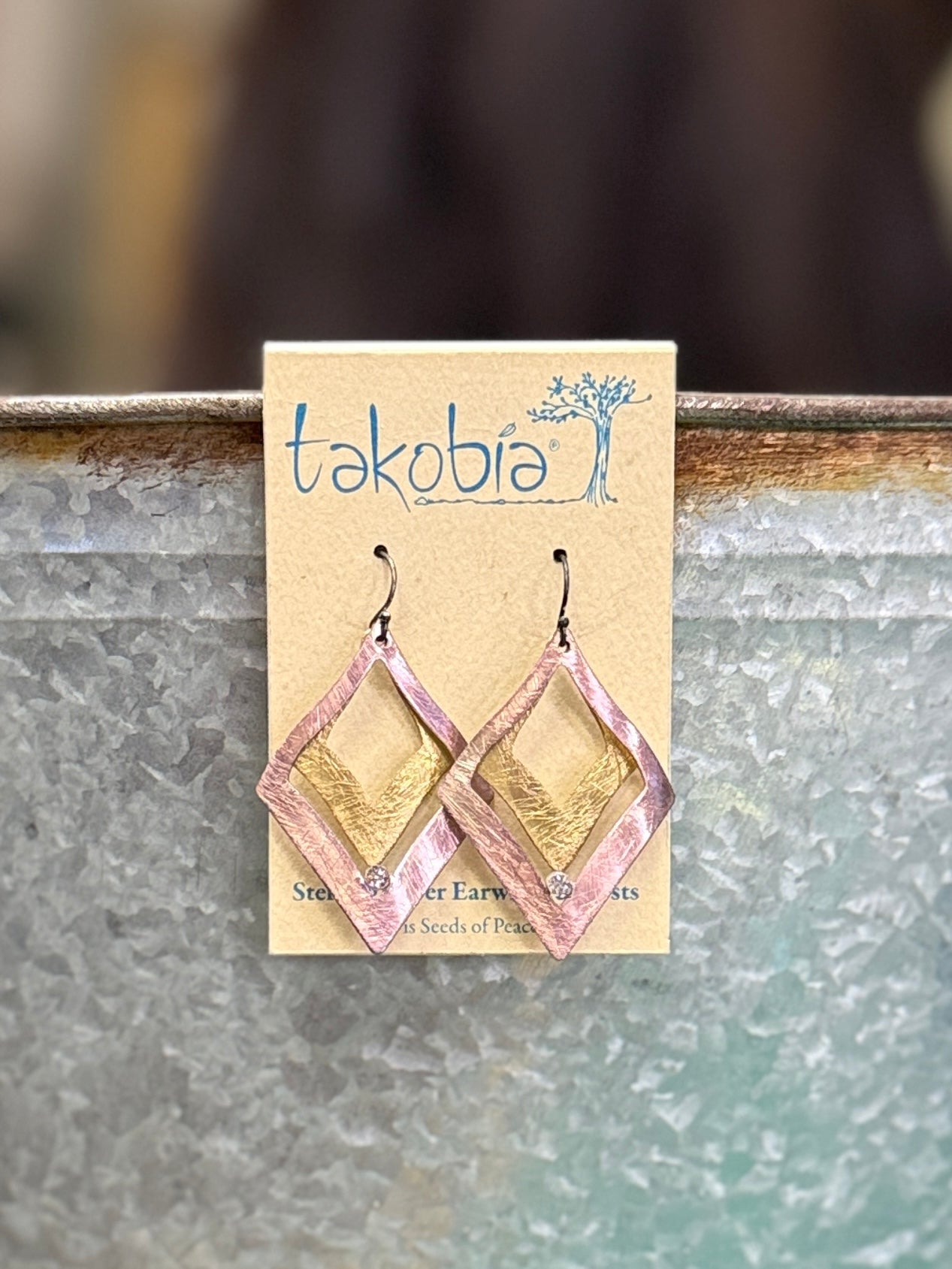 NWT 2-TONE GEOMETRIC DROP EARRINGS