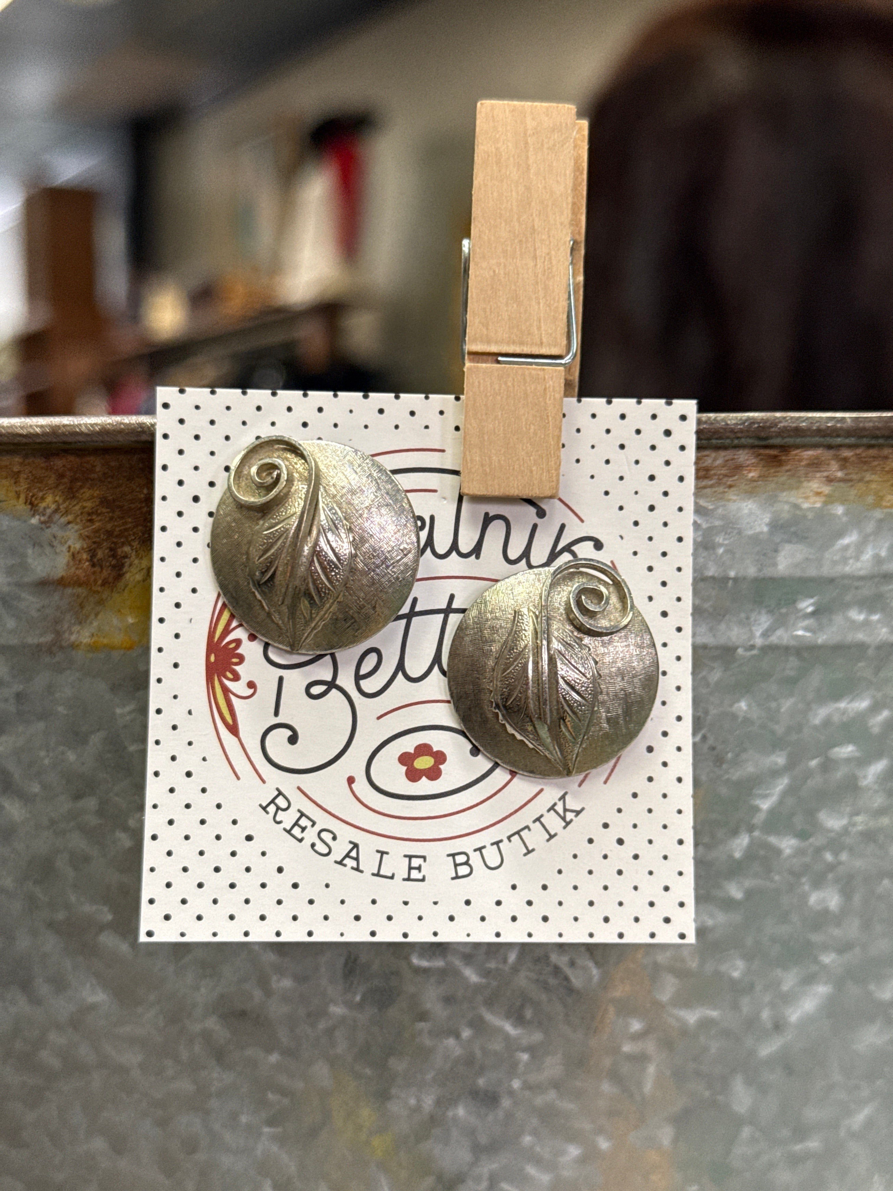 VINTAGE EARRINGS