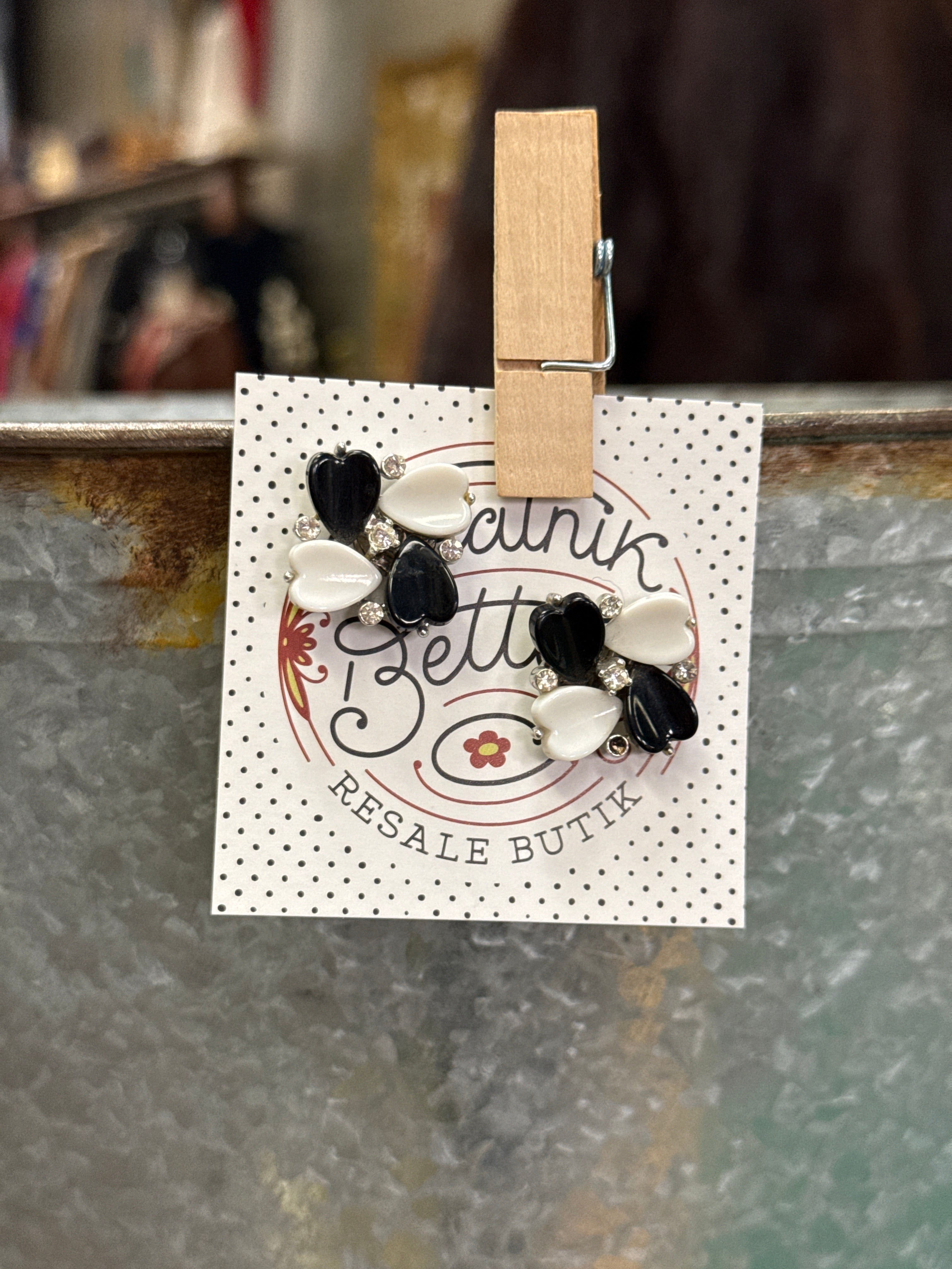 VINTAGE EARRINGS