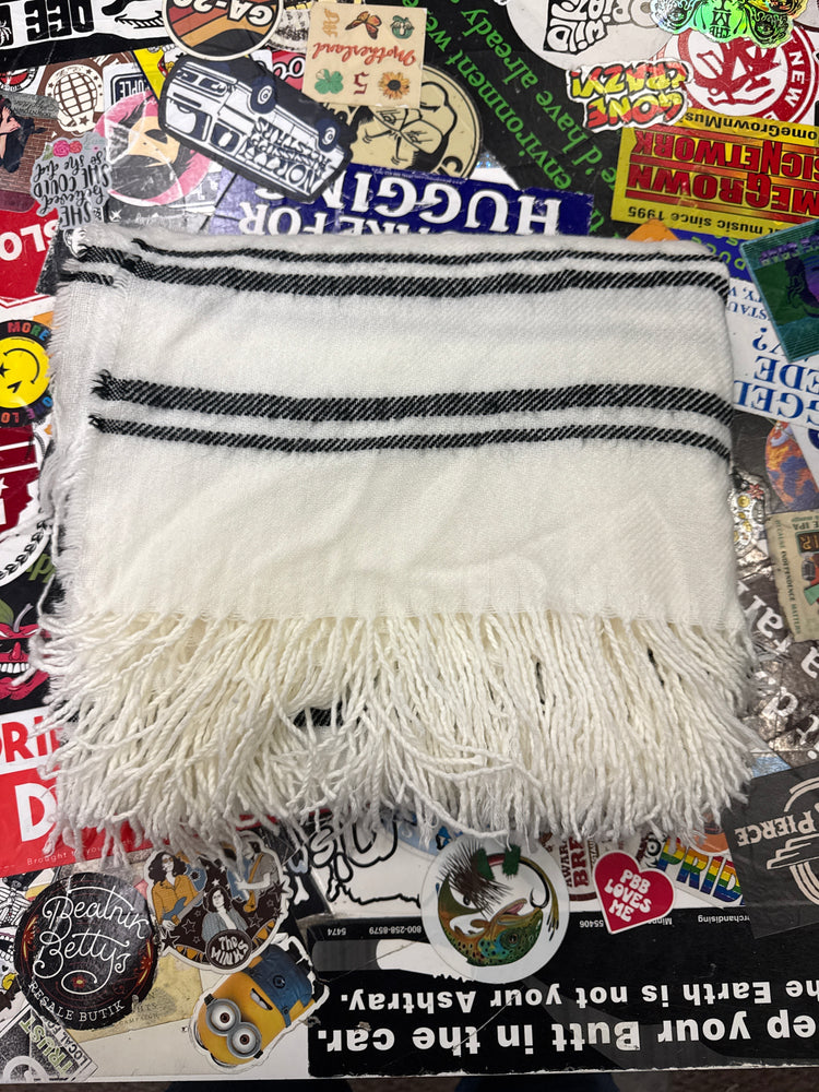 BLANKET SCARVES