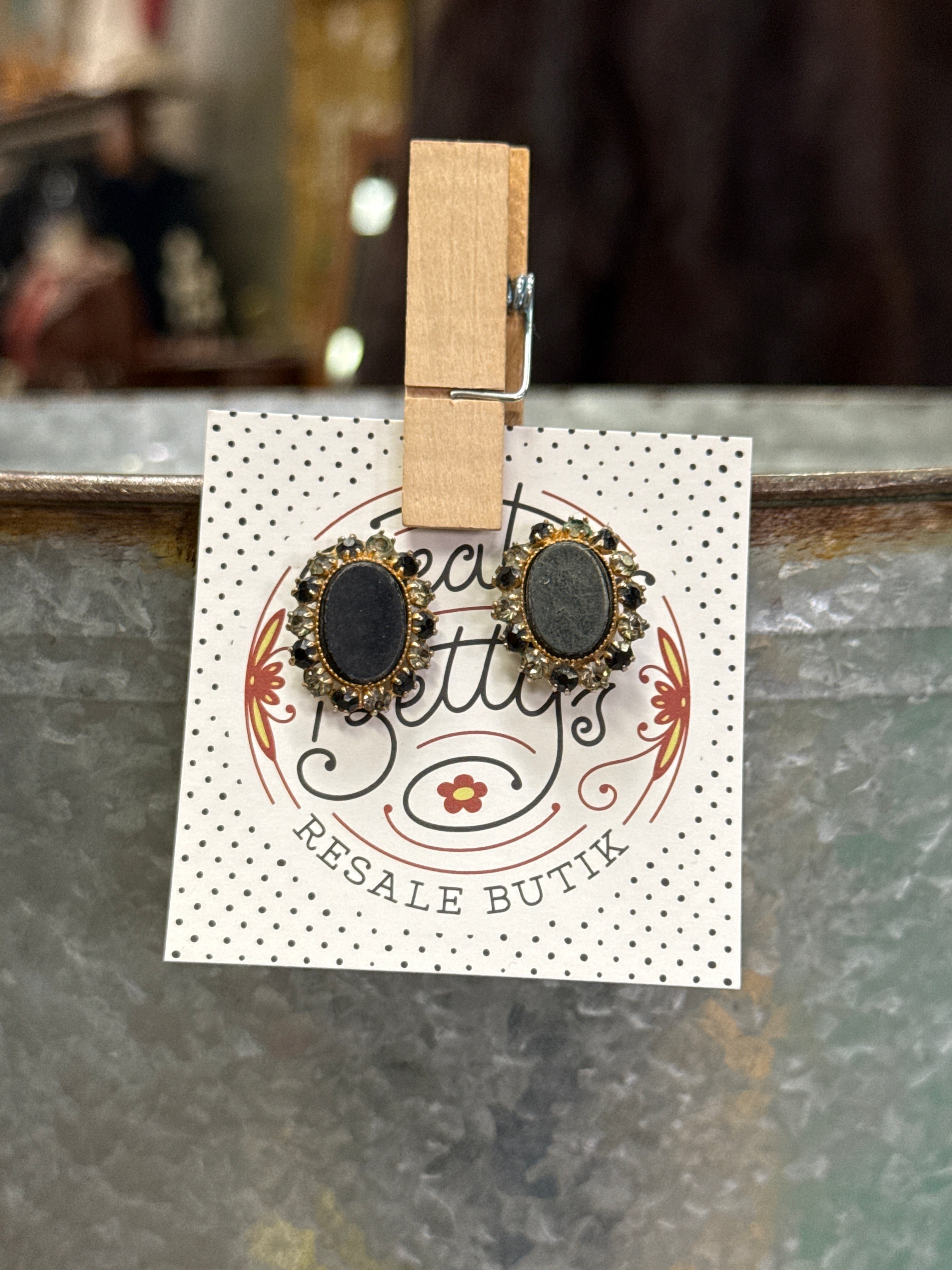 VINTAGE EARRINGS