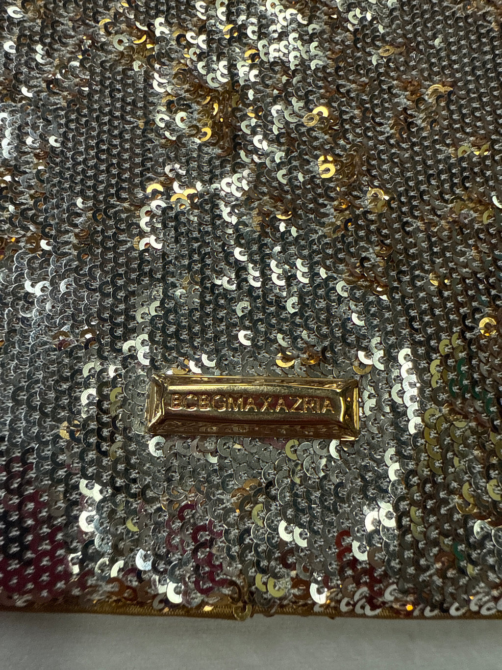 NWOT BCBG SEQUIN CLUTCH (org$128)