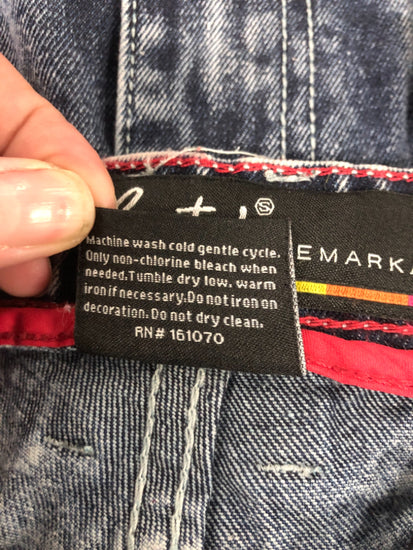 225880