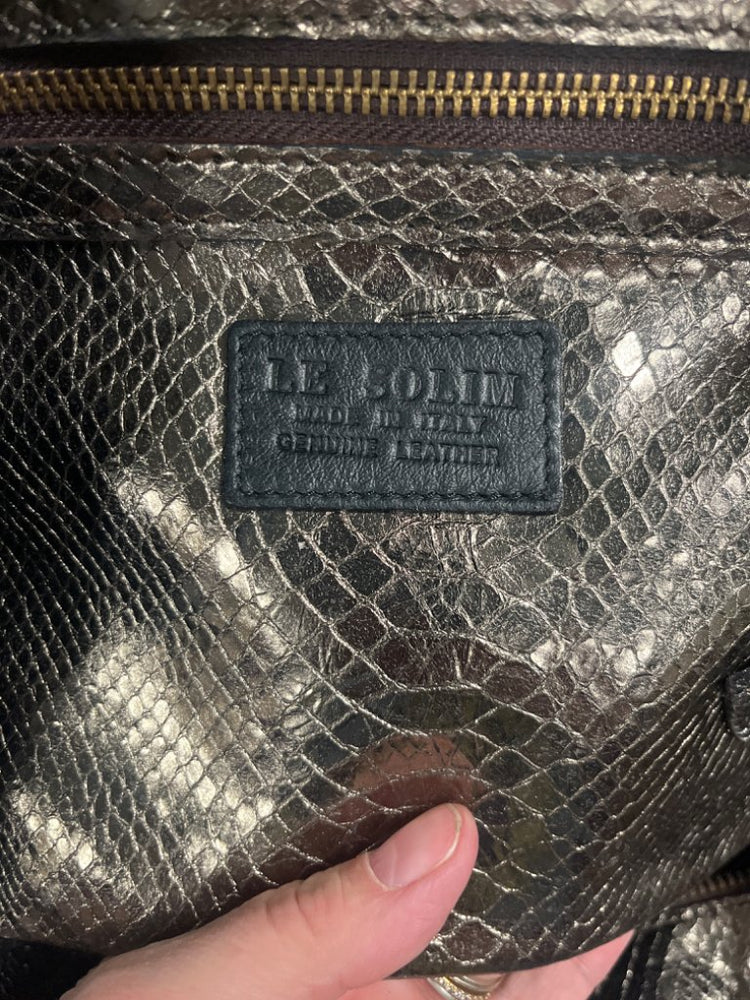 538775