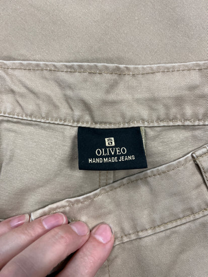 285030
